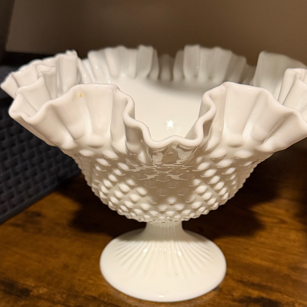 VTG Fenton Hobnail white milk glass bowl with ruffle edges